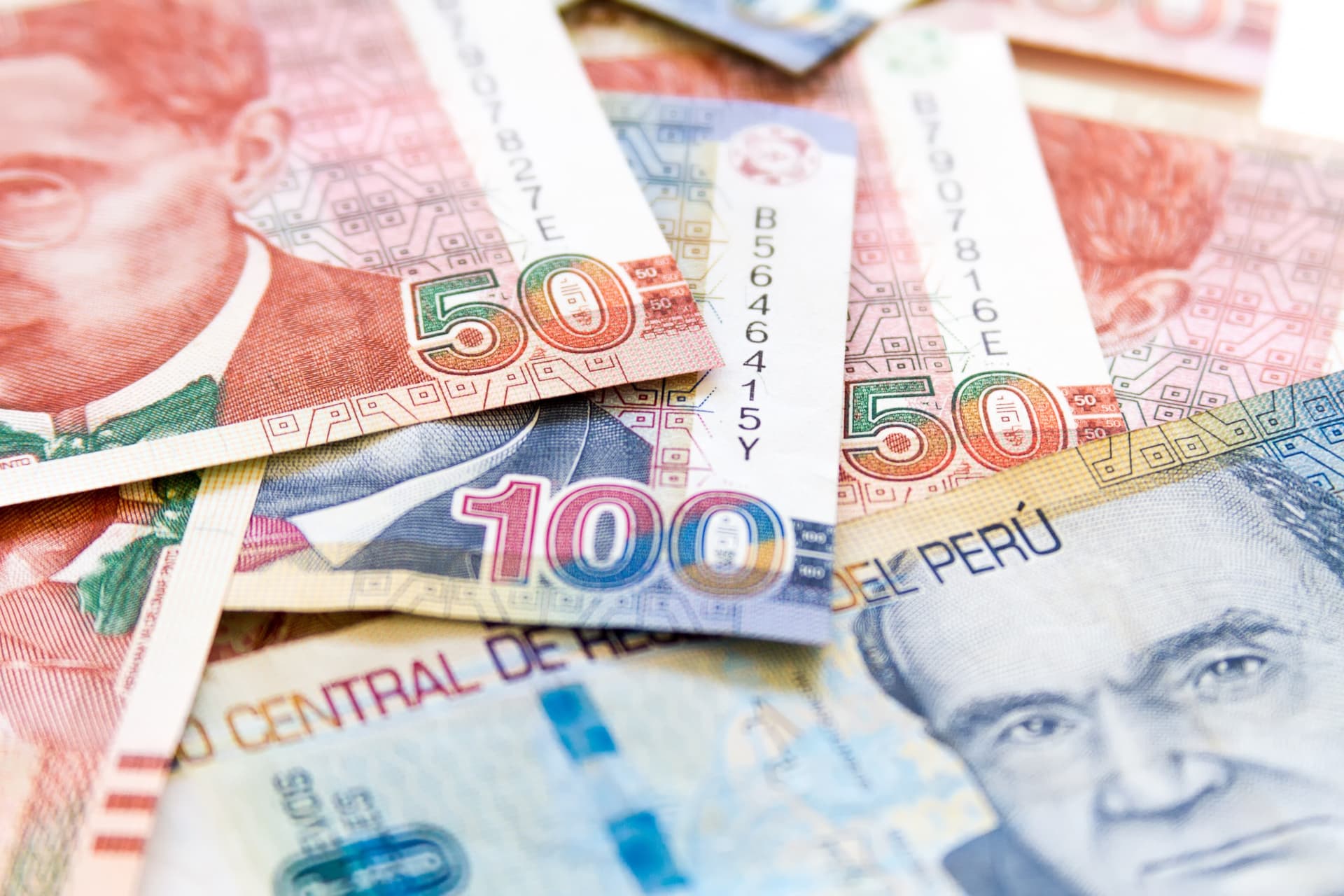 Money-Saving Tips: Exchange Currency at the Best Rate in Peru